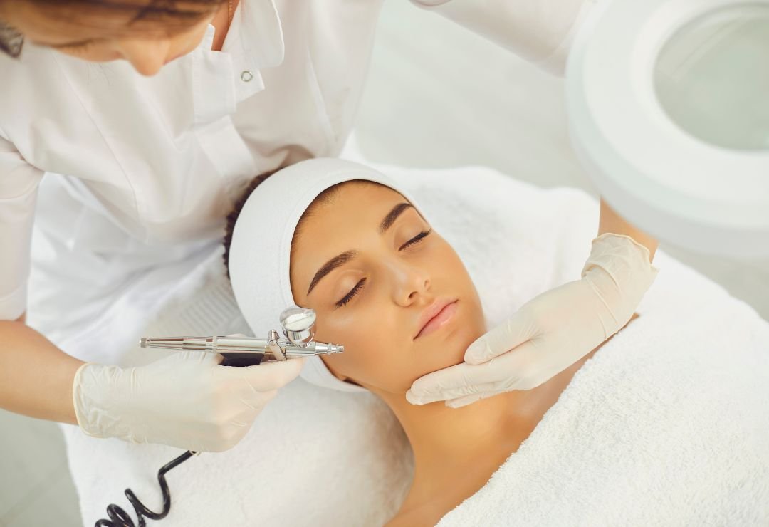 Chemical peels in Bangalore treatment at Aurilueur for brighter skin, improved texture, and acne scar reduction