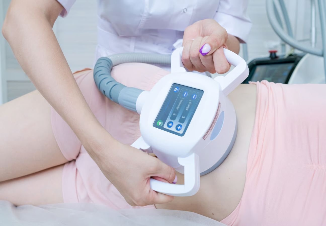 Weight loss treatment in Bangalore using non-surgical fat reduction and body contouring at Aurilueur Esthetic Clinic for targeted inch loss and body contouring at Aurilueur Esthetic Clinic