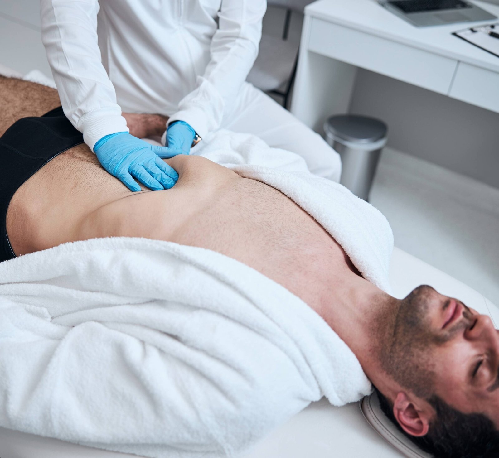 male coolsculpting flanks and chest treatment at Aurilueur Indiranagar